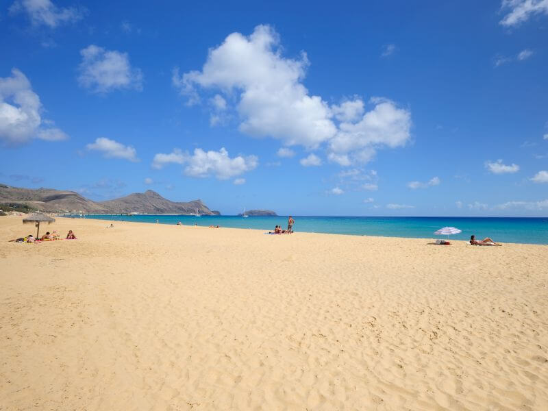 Hat Madeira Sandstrand? Auf Porto Santo, in Calheta und in der Naturbucht von Machico
